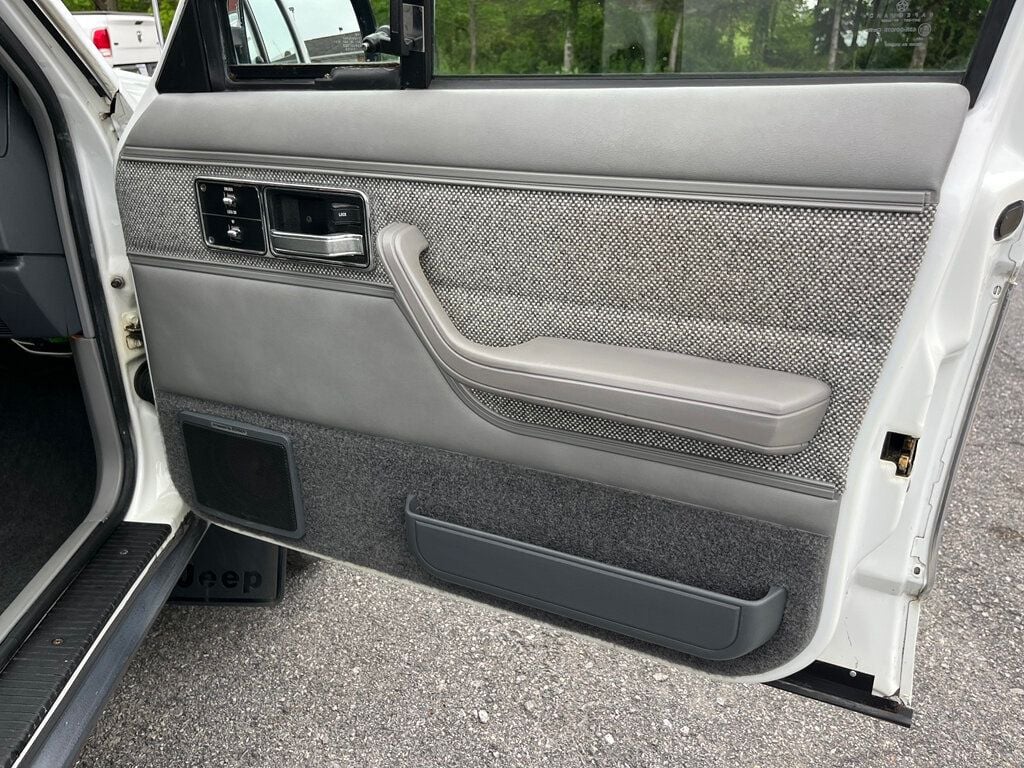 1991 Jeep Cherokee Classic 1-Owner Cherokee Laredo 4x4 XJ Box Cherokee - 23019556 - 60