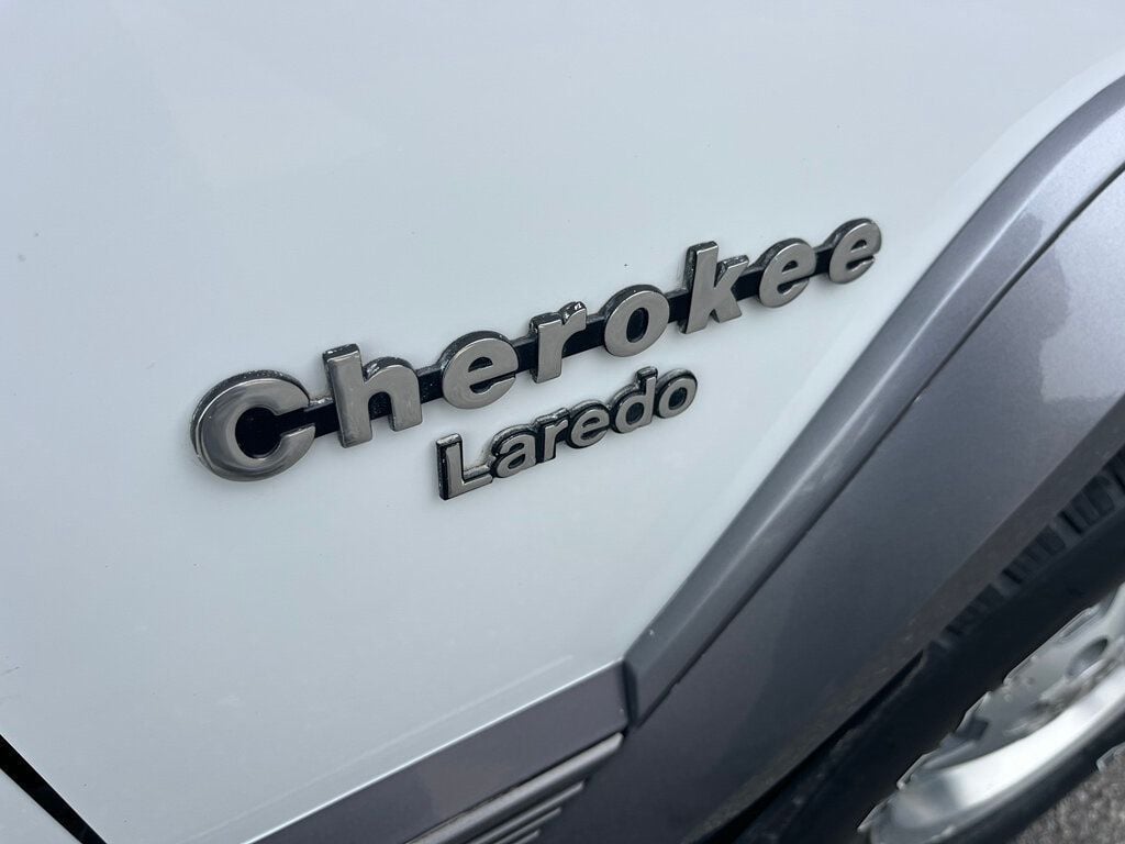 1991 Jeep Cherokee Classic 1-Owner Cherokee Laredo 4x4 XJ Box Cherokee - 23019556 - 70