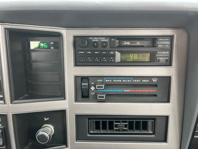 1991 Jeep Cherokee Classic 1-Owner Cherokee Laredo 4x4 XJ Box Cherokee - 23019556 - 87