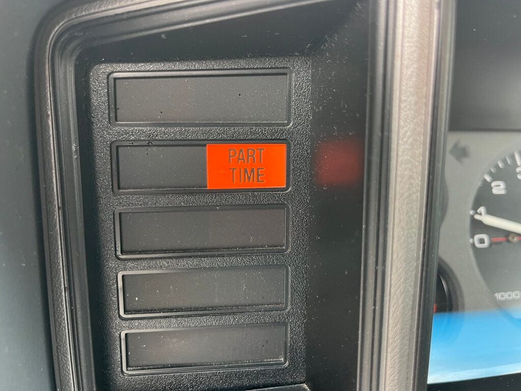 1991 Jeep Cherokee Classic 1-Owner Cherokee Laredo 4x4 XJ Box Cherokee - 23019556 - 89