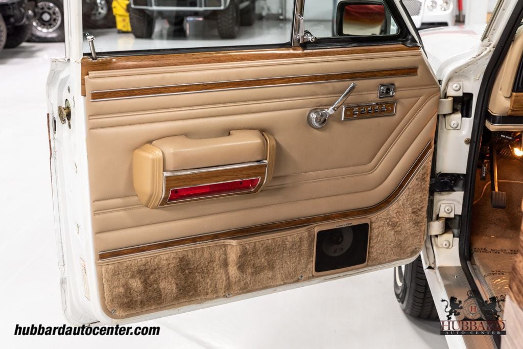 1991 Jeep Grand Wagoneer 4dr Wagon 4WD - 22599648 - 11