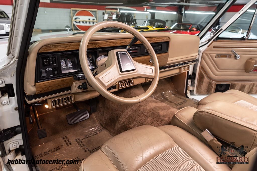 1991 Jeep Grand Wagoneer 4dr Wagon 4WD - 22599648 - 13