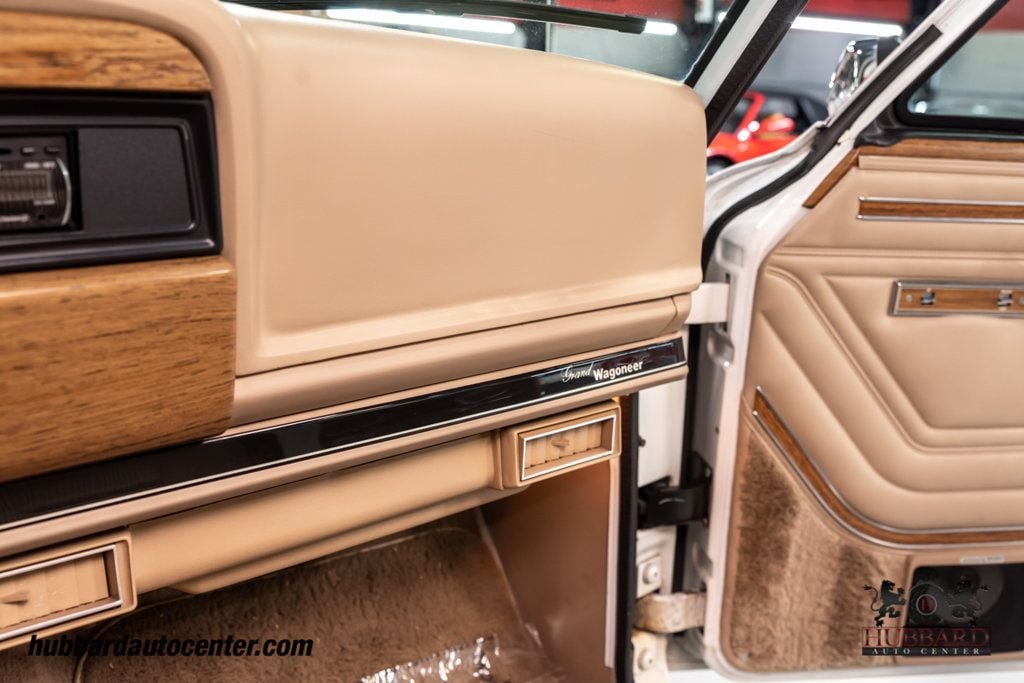 1991 Jeep Grand Wagoneer 4dr Wagon 4WD - 22599648 - 19