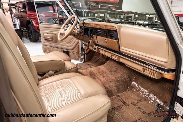 1991 Jeep Grand Wagoneer 4dr Wagon 4WD - 22599648 - 23