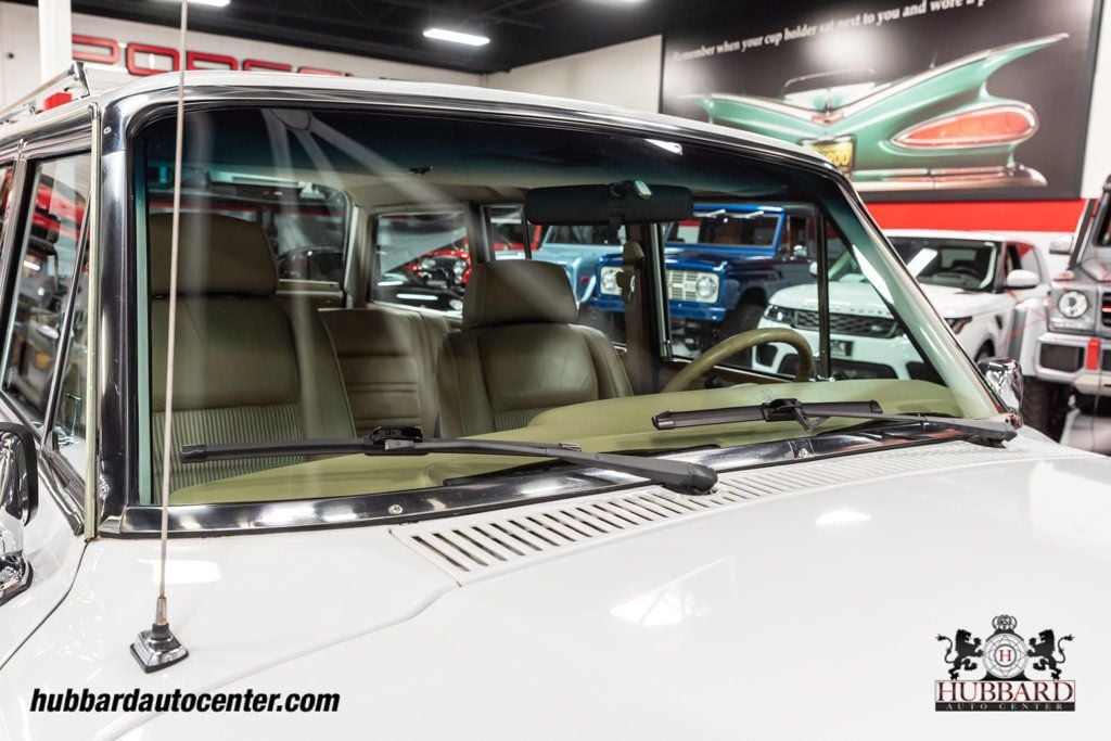 1991 Jeep Grand Wagoneer 4dr Wagon 4WD - 22599648 - 40