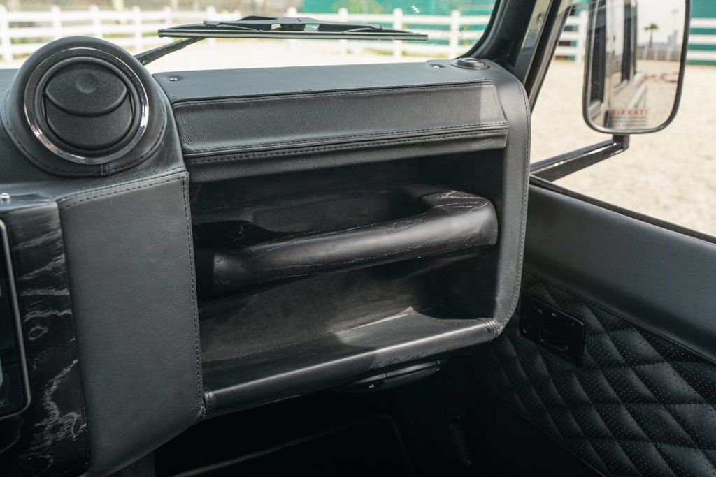 1991 Land Rover Defender 110 Pickup Monarch Nomad EV - 23039660 - 21