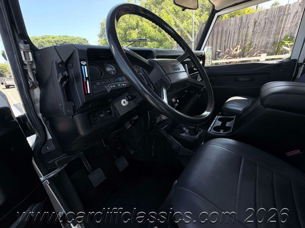 1991 Land Rover Defender 90  - 23071604 - 25