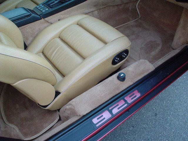 1991 Porsche 928 S4 - 2368351 - 17