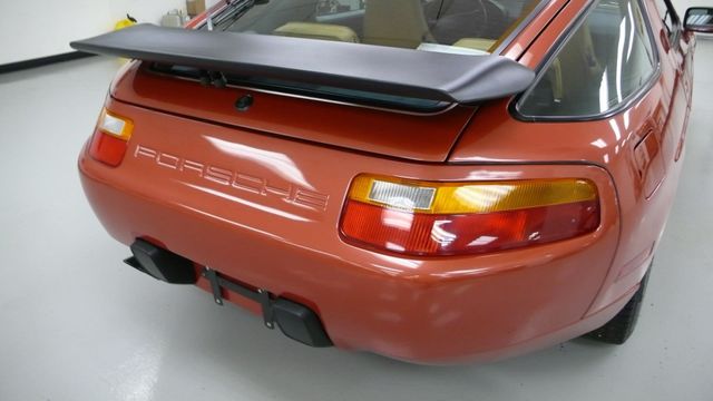 1991 Porsche 928 S4 - 2368351 - 4