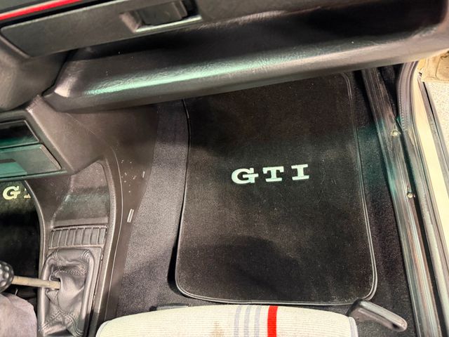 1991 Volkswagen Golf GTI Base Trim - 22987860 - 34
