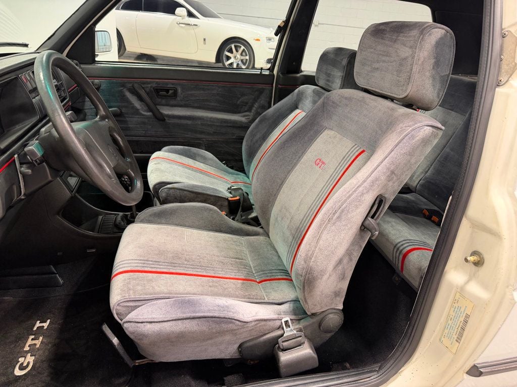 1991 Volkswagen Golf GTI Base Trim - 22987860 - 37