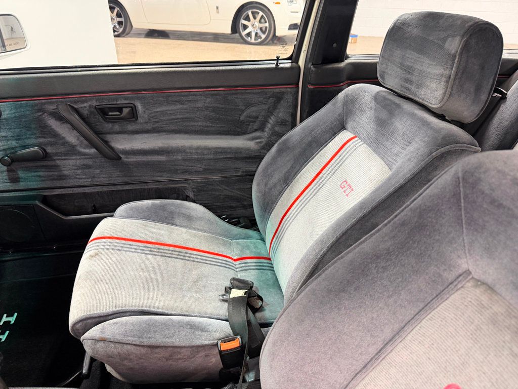 1991 Volkswagen Golf GTI Base Trim - 22987860 - 38