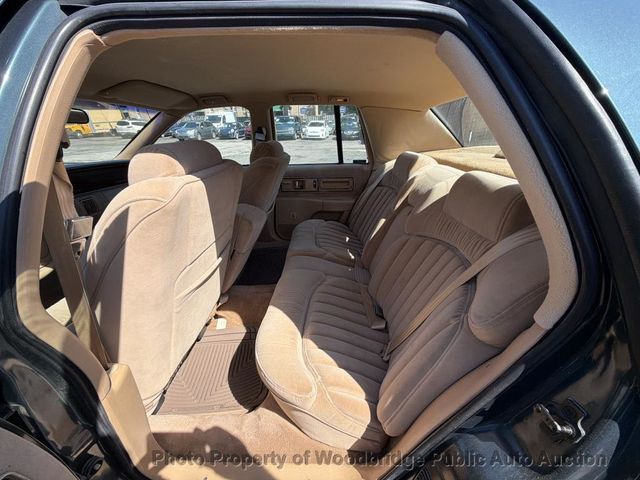 1992 Buick Roadmaster 4dr Sedan - 23019856 - 7