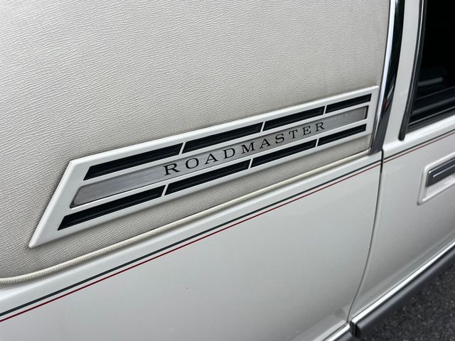 1992 Buick Roadmaster 4dr Sedan - 23055613 - 11