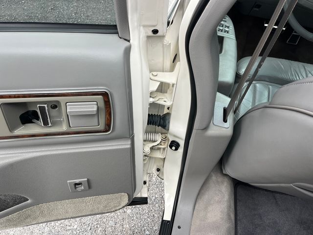 1992 Buick Roadmaster 4dr Sedan - 23055613 - 37