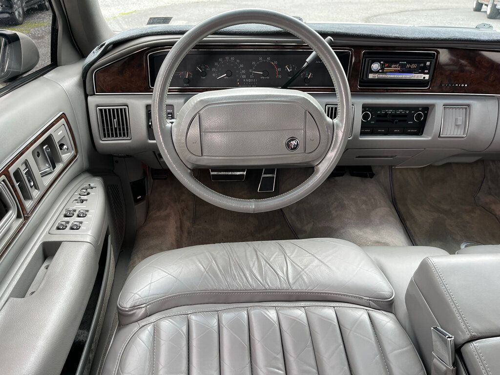1992 Buick Roadmaster 4dr Sedan - 23055613 - 38