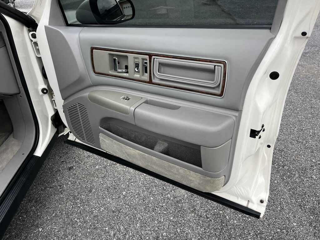 1992 Buick Roadmaster 4dr Sedan - 23055613 - 49