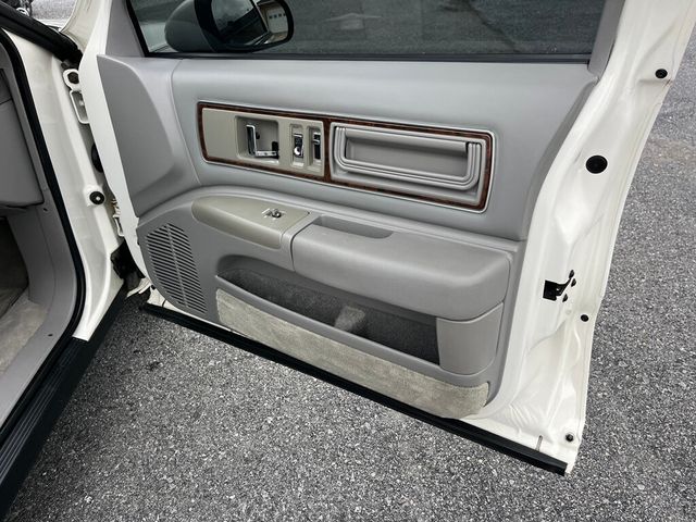 1992 Buick Roadmaster 4dr Sedan - 23055613 - 49