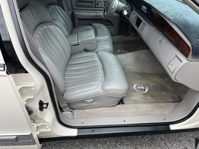 1992 Buick Roadmaster 4dr Sedan - 23055613 - 50