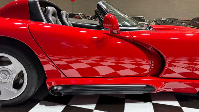 1992 Dodge Viper RT/10 - 1 OF 285 BUILT- 1st YEAR - COLLECTABLE - 22984922 - 22