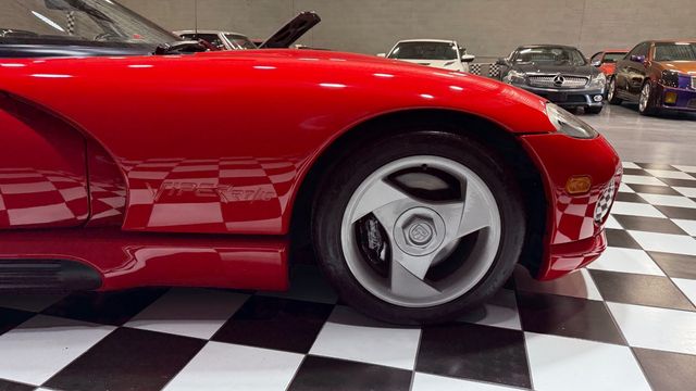 1992 Dodge Viper RT/10 - 1 OF 285 BUILT- 1st YEAR - COLLECTABLE - 22984922 - 23
