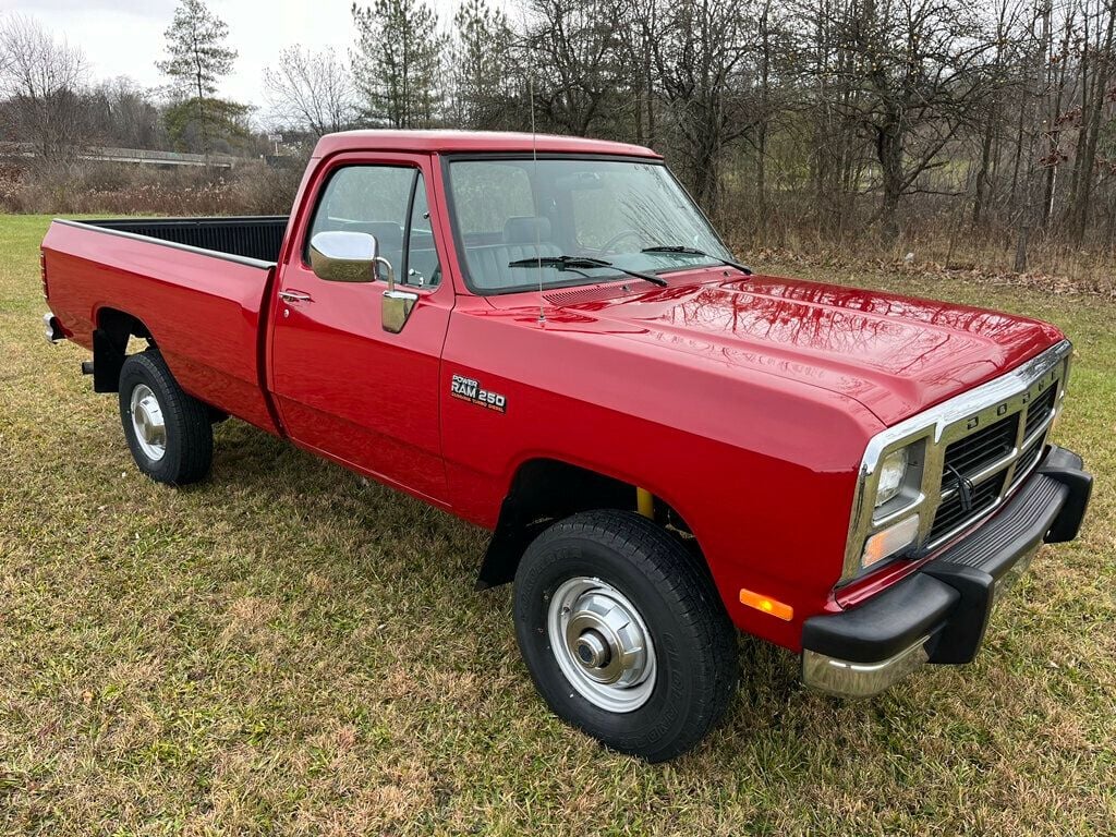 1992 Dodge W250 First Generation 12 Valve Cummins Turbo Diesel 4x4  - 22647426 - 1