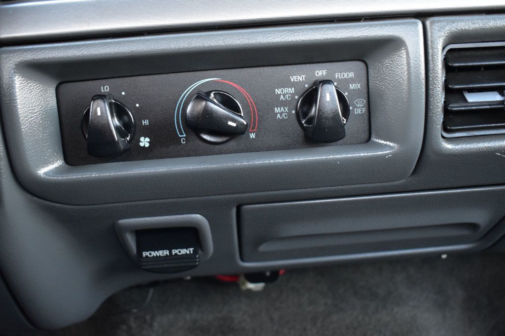 1992 Ford F-150 Flareside 117" WB - 22952100 - 22