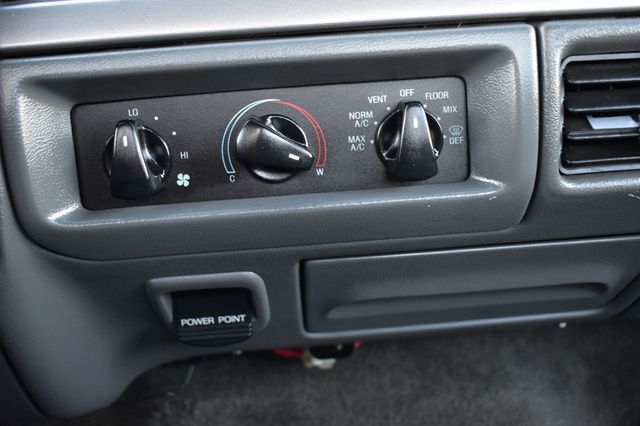 1992 Ford F-150 Flareside 117" WB - 22952100 - 22