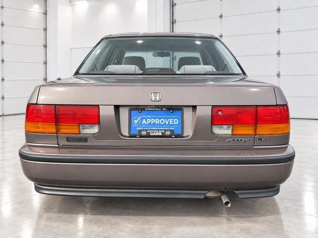 1992 Honda Accord 4dr Sedan LX Automatic - 23088460 - 5