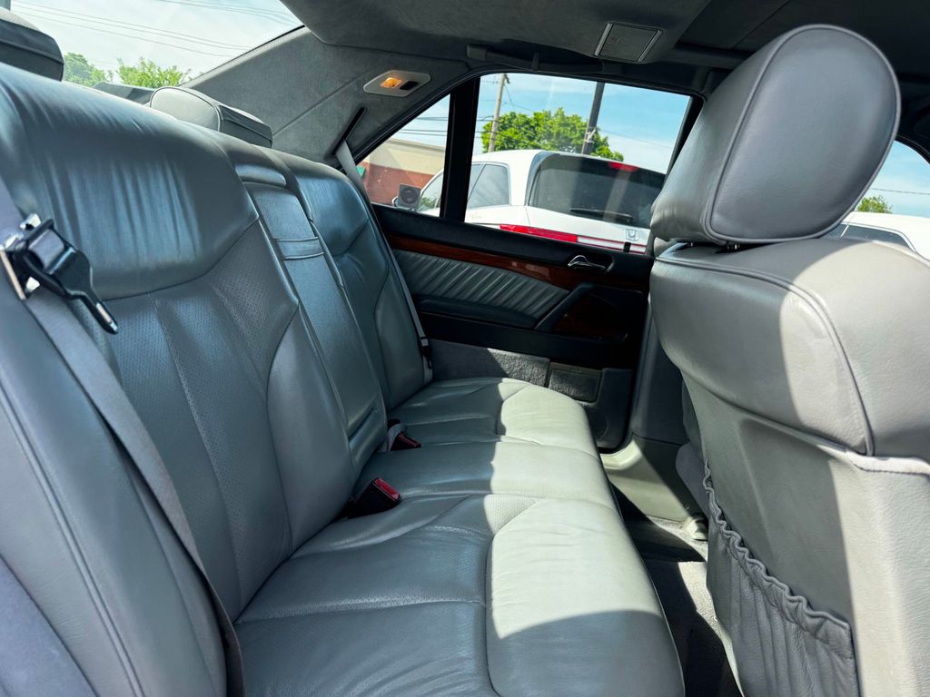 1992 Mercedes-Benz 300 Series 300 Series 4dr Sedan 300SE - 23034211 - 17