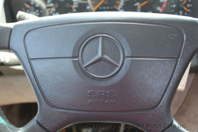 1992 Mercedes-Benz 500 Series V8 BEST COLOR COMBINATION AND  SERVICE @ 70,026 MILES   - 21434188 - 5