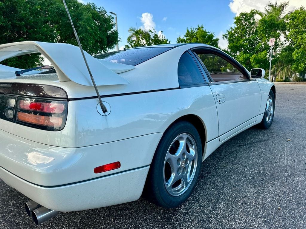 1992 Nissan 300ZX Base Trim - 22510381