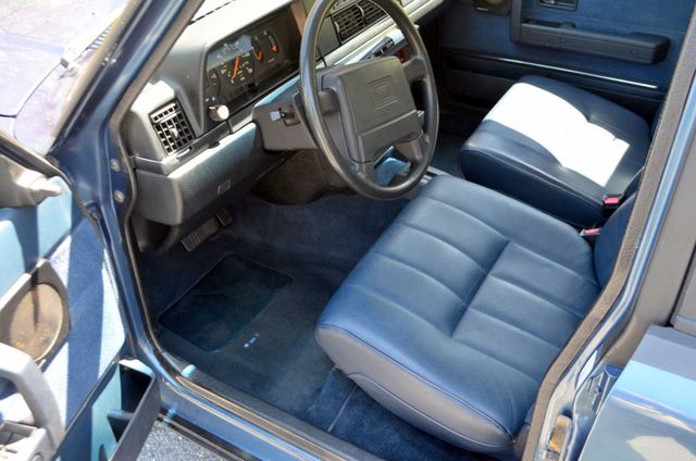 1992 Volvo 240 5dr Wagon Automatic - 22631398 - 17