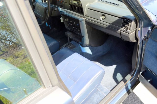 1992 Volvo 240 5dr Wagon Automatic - 22631398 - 22