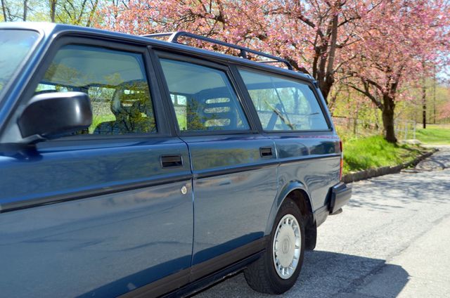 1992 Volvo 240 5dr Wagon Automatic - 22631398 - 3