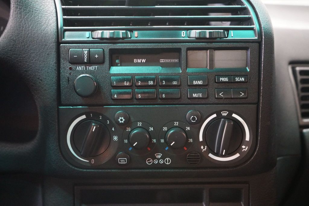 1993 BMW M3 Euro Spec  - 22566684 - 37