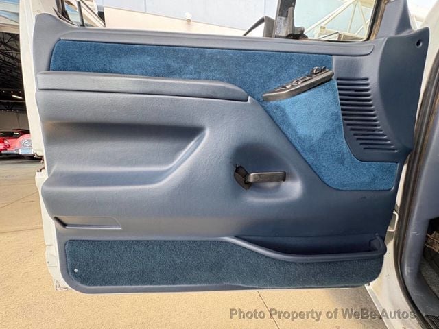 1993 Ford Bronco  - 22997889 - 23