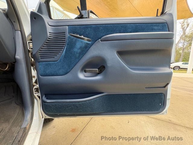 1993 Ford Bronco  - 22997889 - 28