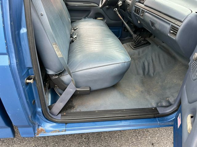 1993 Ford F-150 As Traded Special 1-Owner 300ci I6 5-speed Manual 2wd - 23022962 - 12