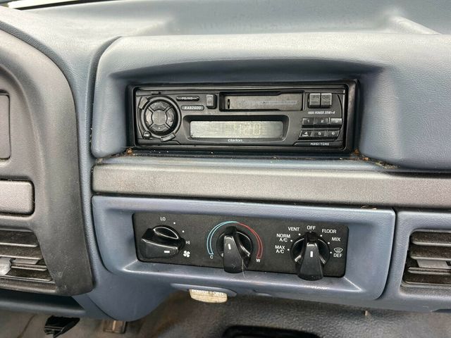 1993 Ford F-150 As Traded Special 1-Owner 300ci I6 5-speed Manual 2wd - 23022962 - 16