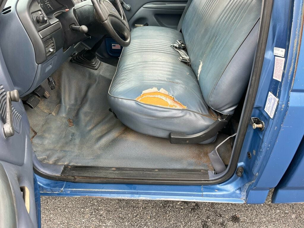 1993 Ford F-150 As Traded Special 1-Owner 300ci I6 5-speed Manual 2wd - 23022962 - 35