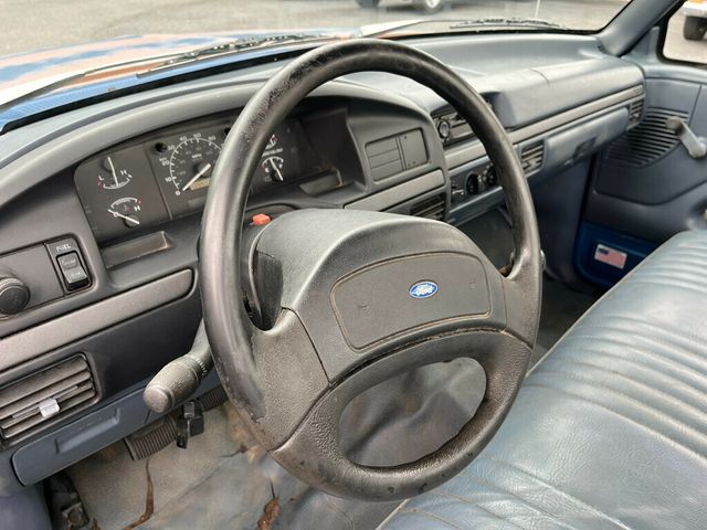 1993 Ford F-150 As Traded Special 1-Owner 300ci I6 5-speed Manual 2wd - 23022962 - 38