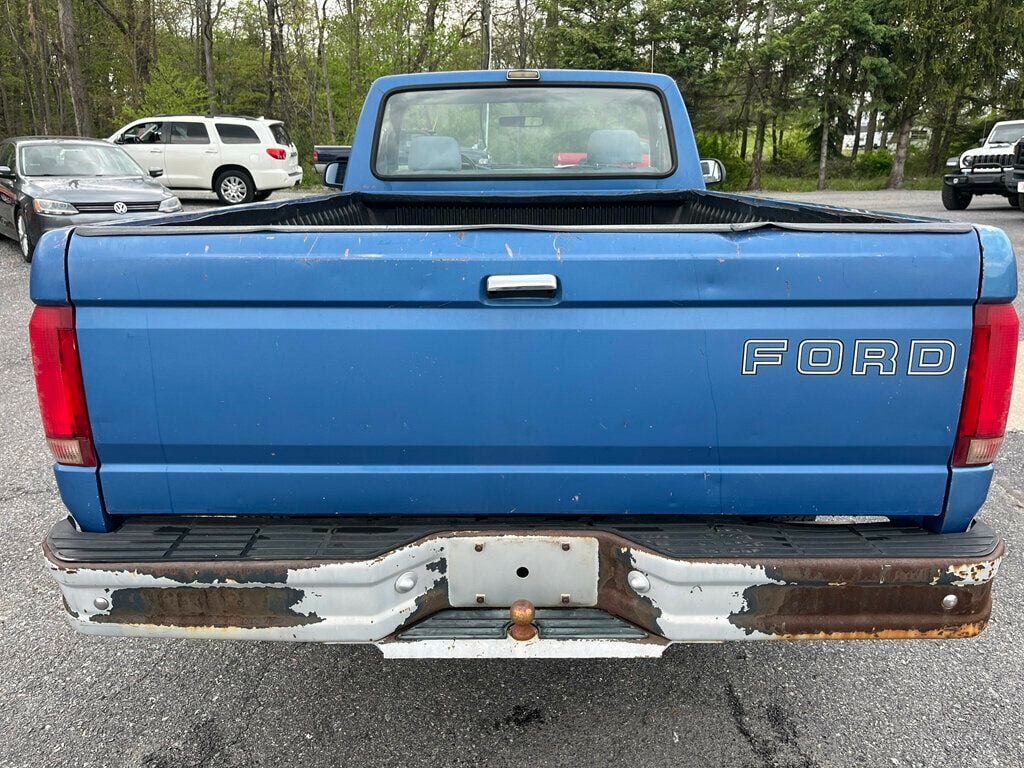 1993 Ford F-150 As Traded Special 1-Owner 300ci I6 5-speed Manual 2wd - 23022962 - 5