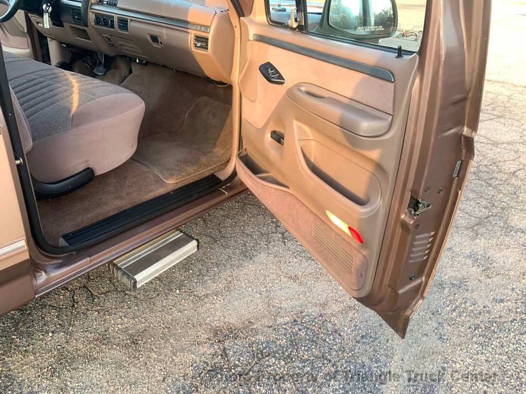 1993 Ford F-150 MOCHA S/C 5.0 E40D  - 21804890 - 23