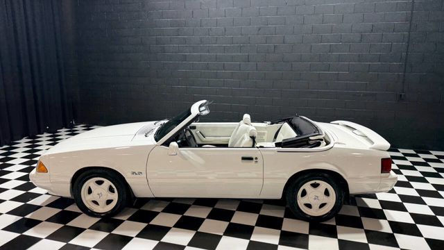 1993 Ford Mustang 2dr Convertible LX 5.0L - 22991755 - 25