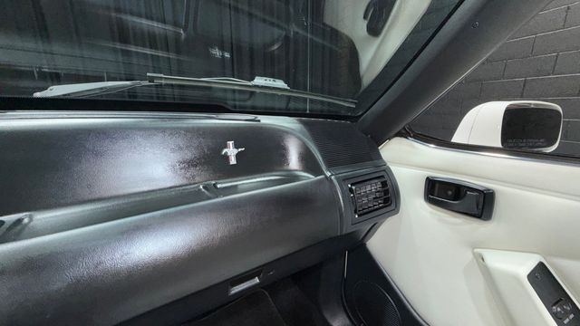 1993 Ford Mustang 2dr Convertible LX 5.0L - 22991755 - 88
