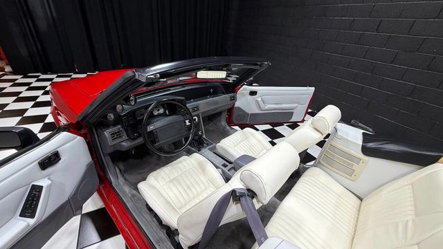 1993 Ford Mustang 2dr GT Convertible - 22905266 - 36
