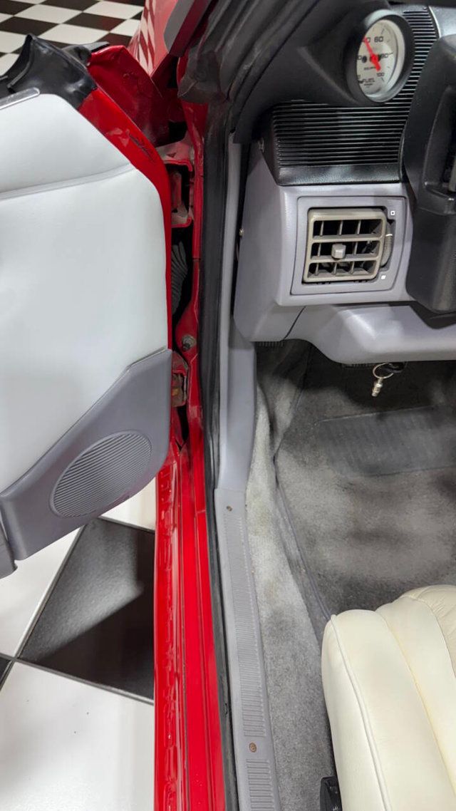 1993 Ford Mustang 2dr GT Convertible - 22905266 - 42