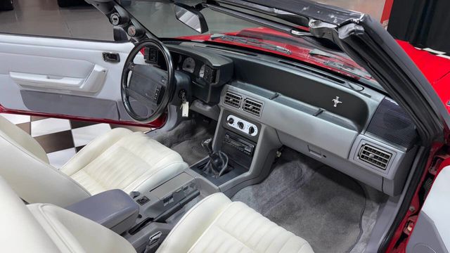 1993 Ford Mustang 2dr GT Convertible - 22905266 - 44
