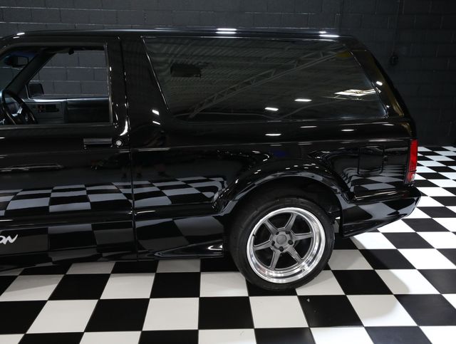 1993 GMC Typhoon RARE AND LEGENDARY - 23042966 - 25